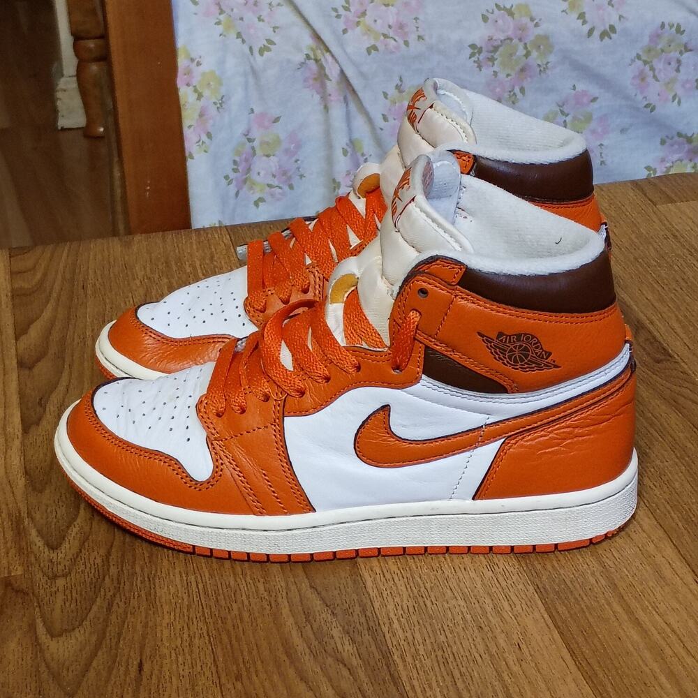 Nike Air Jordan 1 Retro High OG Starfish Women's size 7 Orange and white